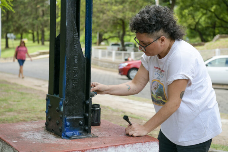Inician la restauración de esculturas en espacios públicos