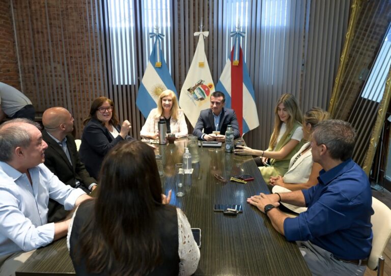 Juntos quiere saber cuánto costó la Fiesta del Mate